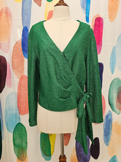 VINTAGE Hereford Court Model Wrap Top
