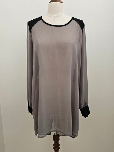 RANDOM Size 14 long top