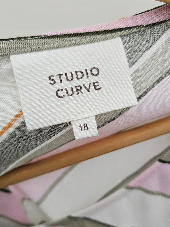 STUDIO CURVE Diagonal Stripe Top