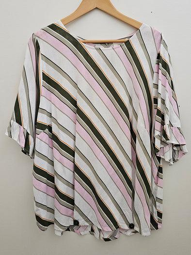 STUDIO CURVE Diagonal Stripe Top