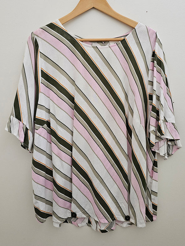 STUDIO CURVE Diagonal Stripe Top