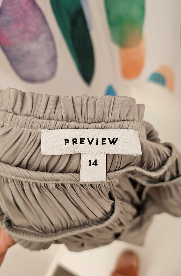 PREVIEW Sage grey top
