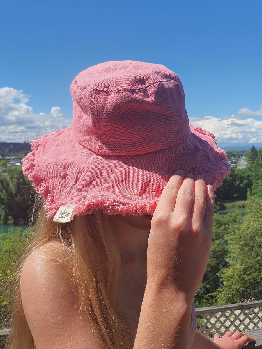 Wide Brimmed Bucket Hat - Rose – Hello Friday